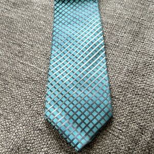 Kenneth Cole Reaction Hand made Aqua Silver Silk Tie